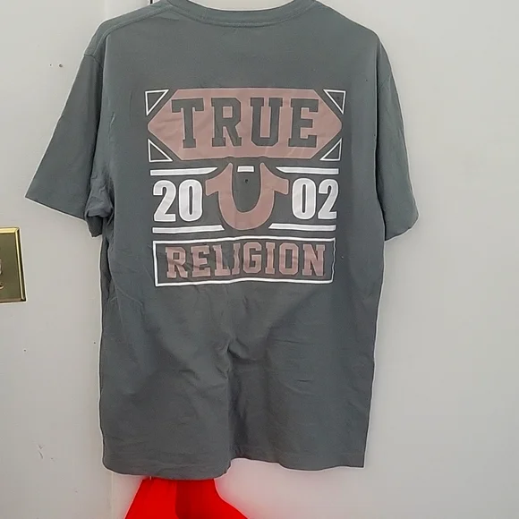 True Religion tee - Picture 4 of 6